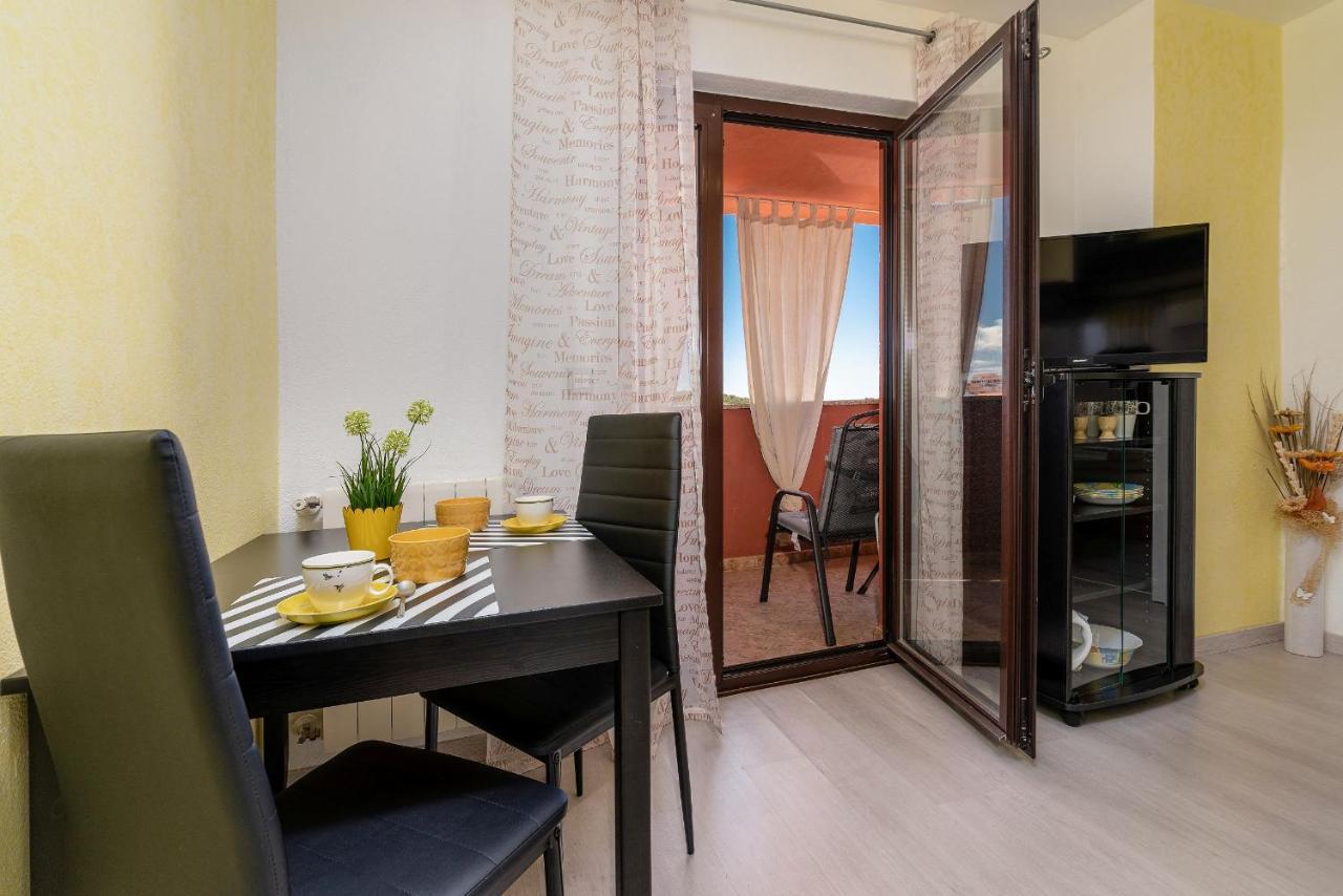 Apartments Miri Vrsar Εξωτερικό φωτογραφία